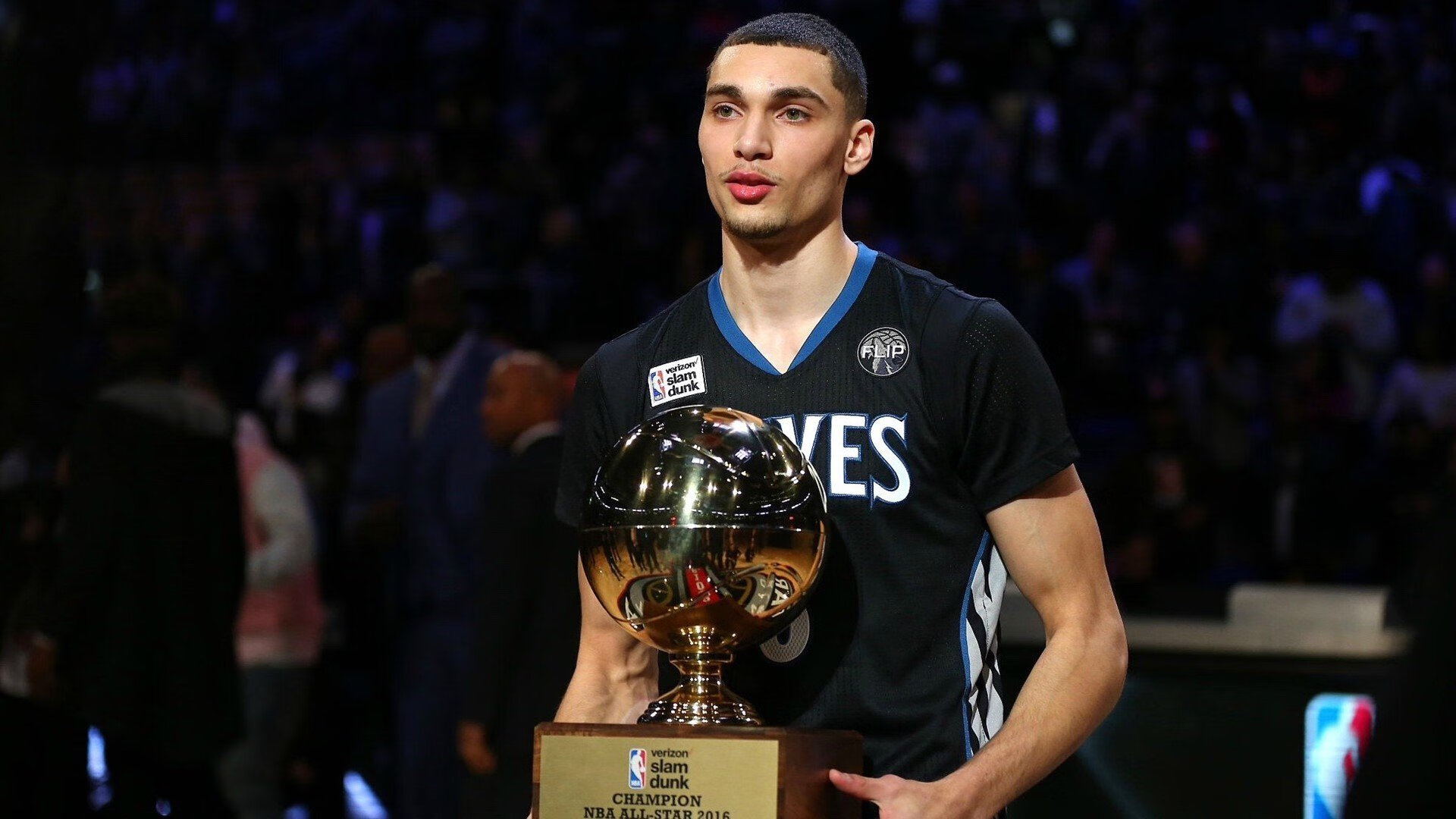 kaiyun登录入口-运动“豪华”动作：场上“空中飞人”集锦！