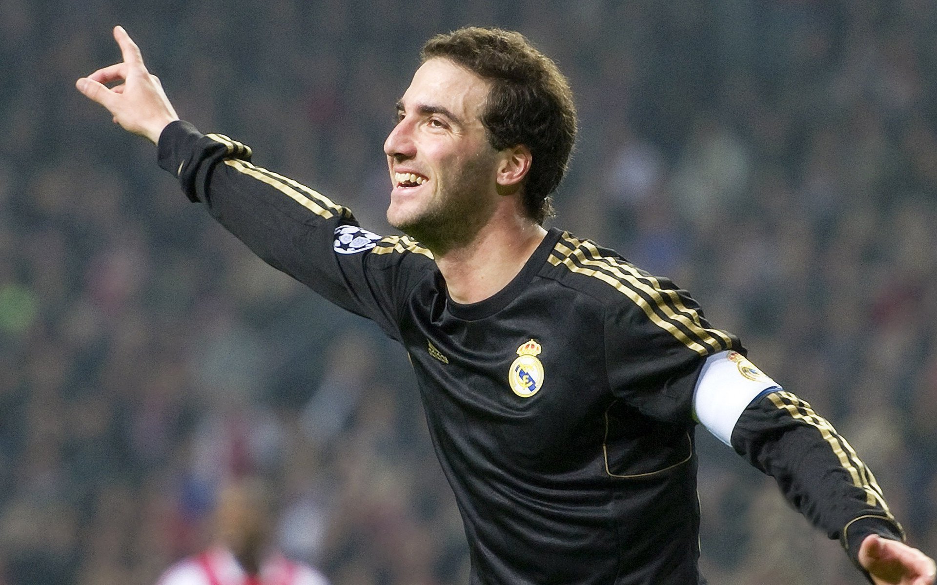 F1车队强化高速弯道模拟测试：引领未来赛车科技的突破之路